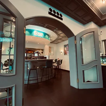 E&d Garibaldi Hotel